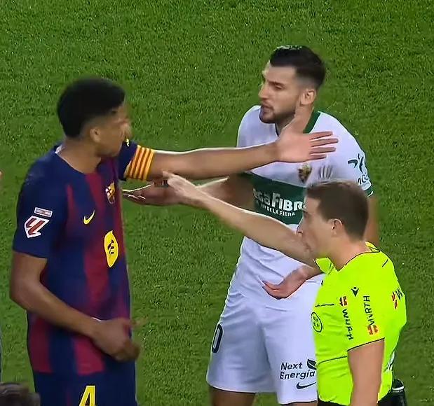 队徽表忠心拉师傅爆射终破心魔巴萨2分钟2连击亚马尔亲吻(图3)