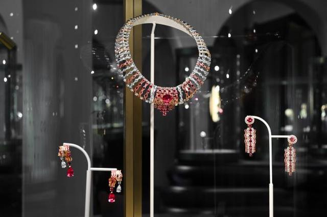 PIAGET伯爵遇上张园优雅不羁隽永新生——当(图5)